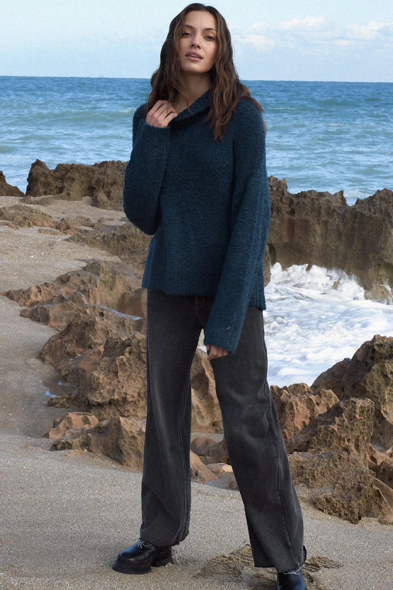 Elan - 9 Turtleneck Sweater Boucle - Teal Blue