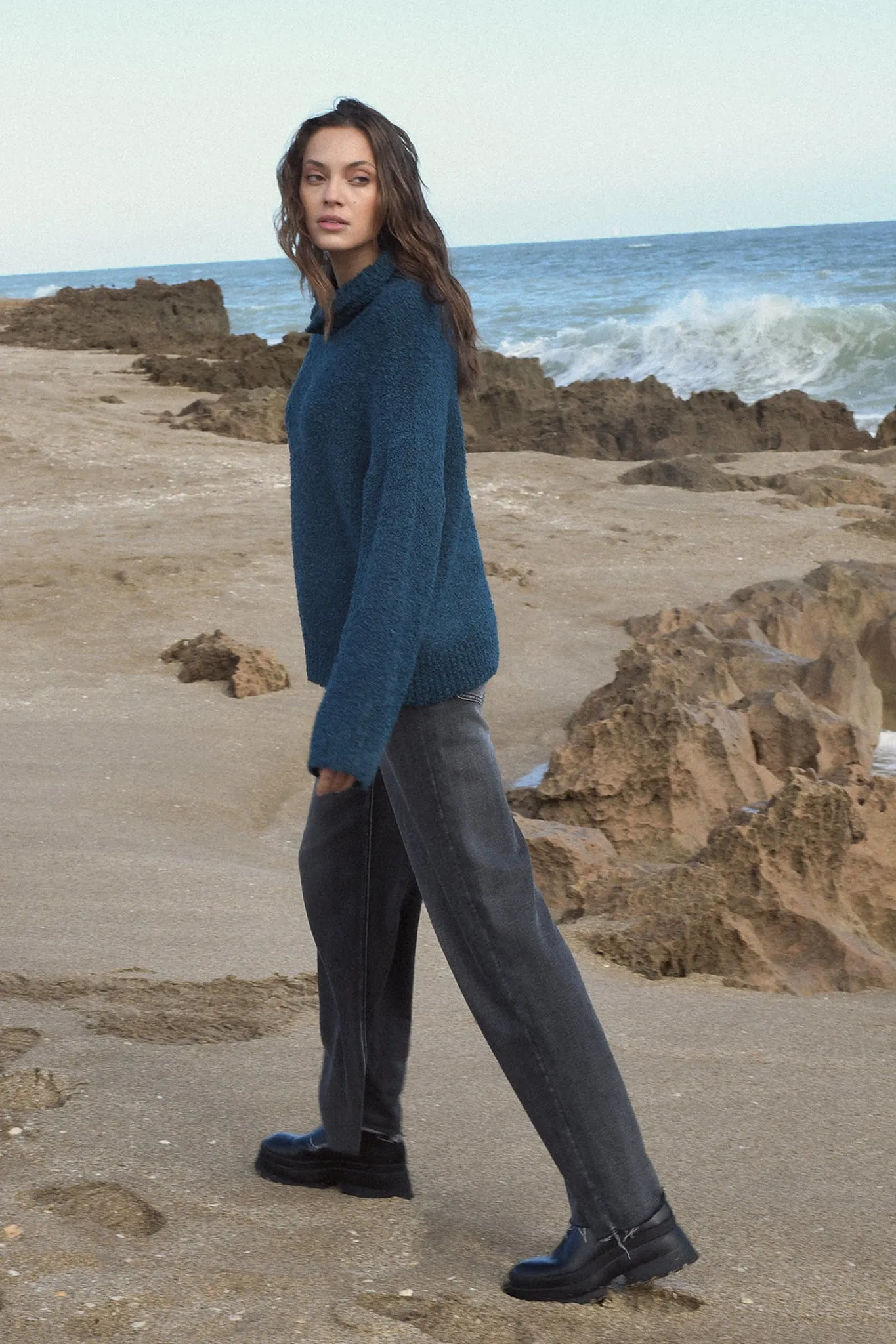 Elan - 9 Turtleneck Sweater Boucle - Teal Blue