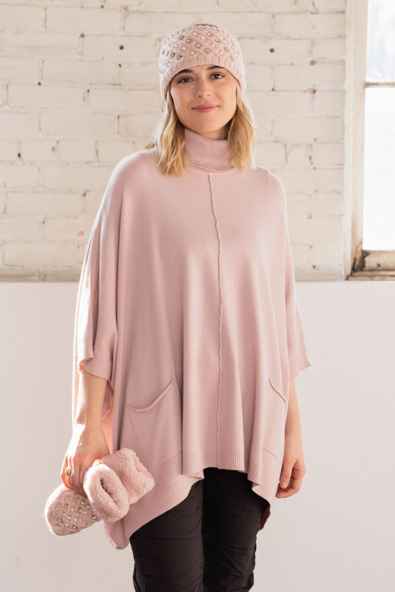 Jasmine Sweater Poncho (One-Size)