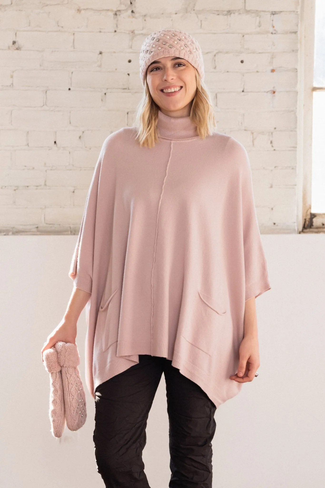 Jasmine Sweater Poncho (One-Size)