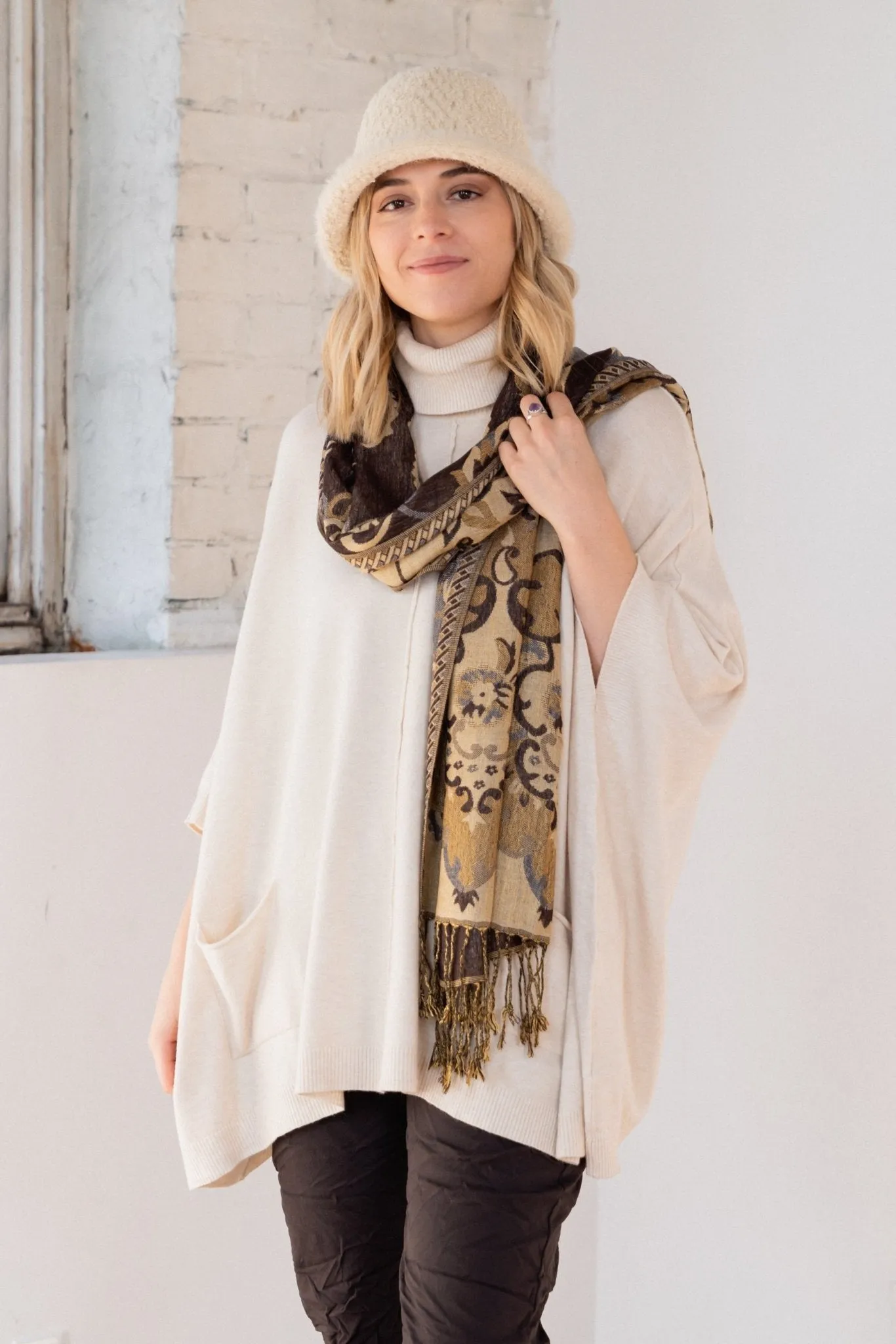 Jasmine Sweater Poncho (One-Size)